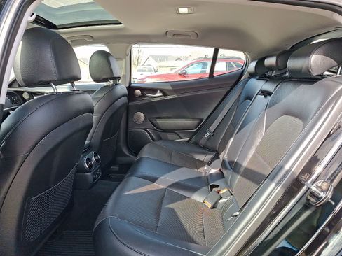 Used 2018 Kia Stinger Premium image 11
