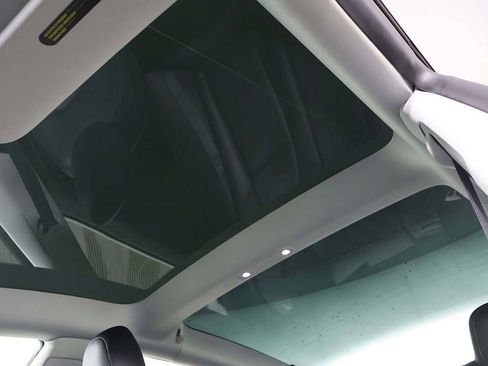 Used 2023 Tesla Model 3 Standard Range image 21