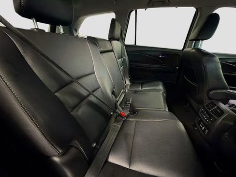 Used 2019 Honda Pilot Touring image 26