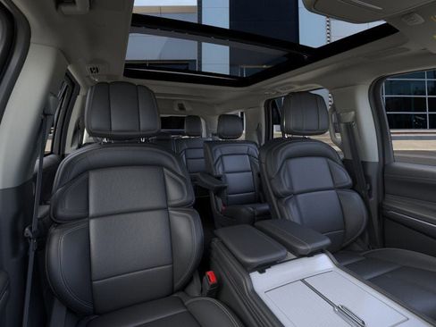 New 2026 Lincoln Navigator Reserve AWD/4WD image 6