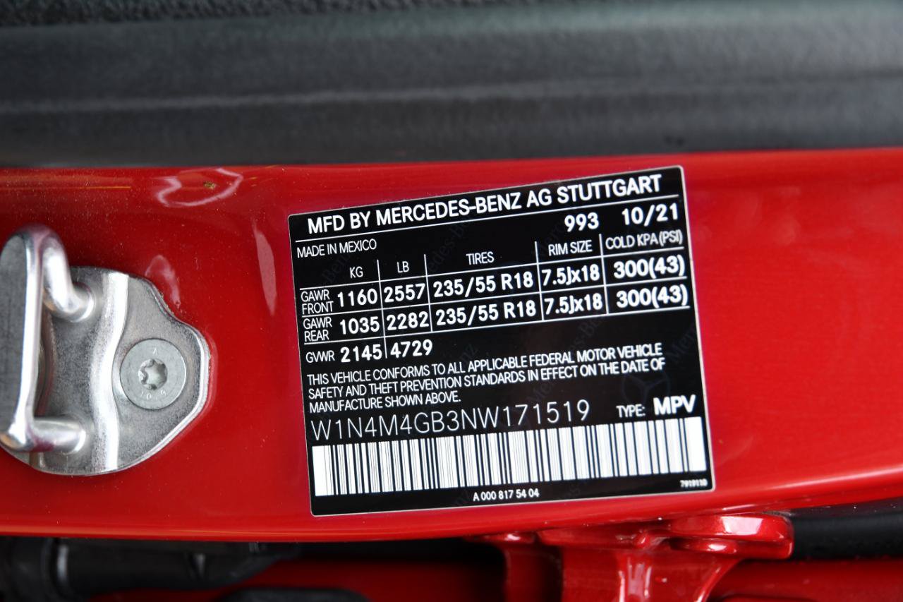 Used 2022 Mercedes-Benz GLB 250 w/ Premium Package image 41