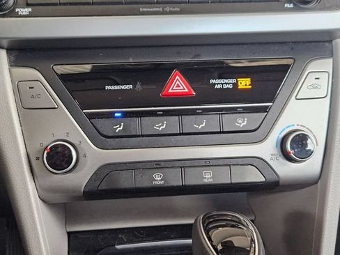 Used 2018 Hyundai Elantra SEL FWD image 10