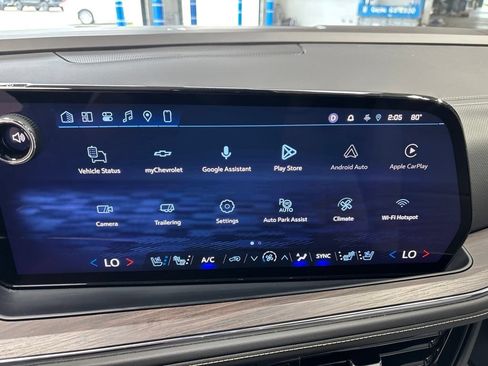 Used 2025 Chevrolet Suburban Premier AWD/4WD image 22