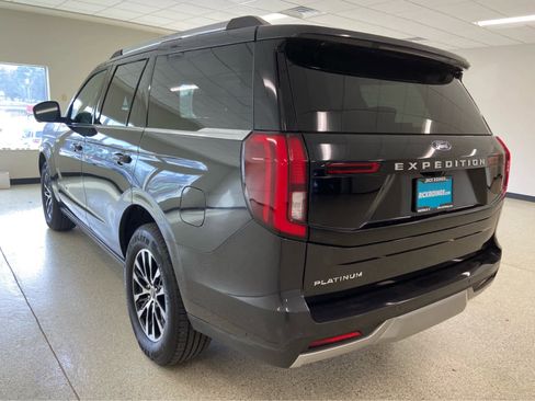 Used 2025 Ford Expedition Platinum AWD/4WD image 15