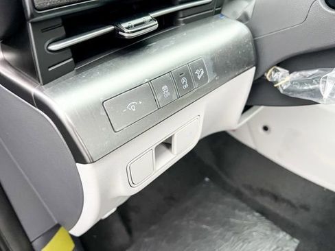 New 2026 Hyundai Kona SE AWD/4WD image 15