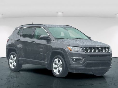 Used 2020 Jeep Compass Latitude w/ Popular Equipment Group image 9