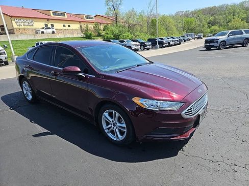 Used 2018 Ford Fusion SE w/ Fusion SE Technology Package image 5