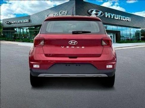 New 2025 Hyundai Venue SEL image 4