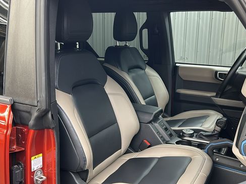 Used 2023 Ford Bronco Wildtrak image 34