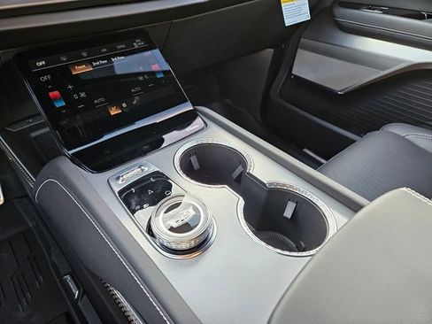 New 2026 Cadillac Vistiq Sport image 24