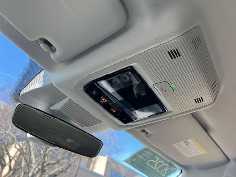 Used 2025 Volkswagen Tiguan S w/ 18" Wheel Package image 22