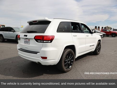 Used 2021 Jeep Grand Cherokee Laredo X image 5