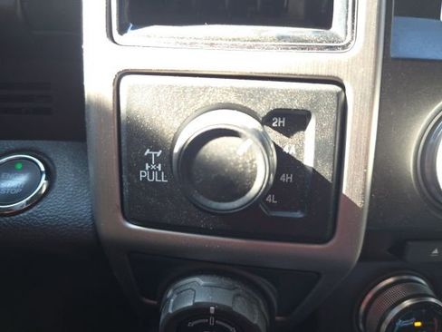 Used 2018 Ford F150 Platinum w/ Equipment Group 701A Luxury image 20