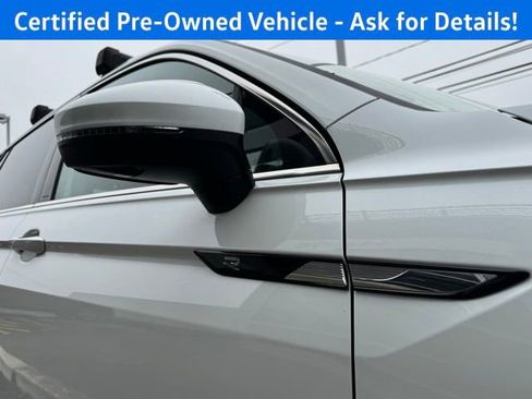 Certified 2023 Volkswagen Tiguan SEL R-Line image 17