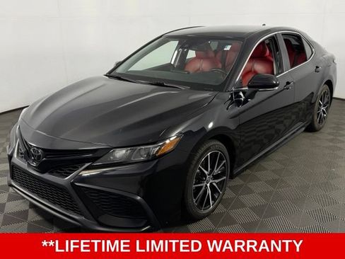 Used 2023 Toyota Camry SE FWD image 3