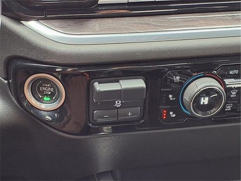 Used 2022 Chevrolet Silverado 1500 LTZ image 15