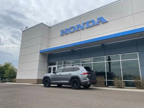 Used 2023 Volkswagen Atlas SEL Premium image 19