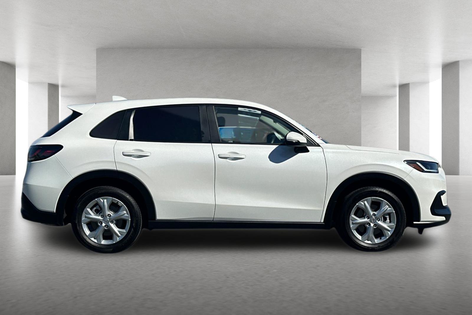 Certified 2025 Honda HR-V LX image 3