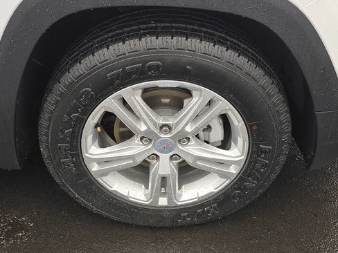Used 2022 GMC Terrain SLE AWD/4WD image 45