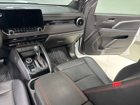 Used 2023 Chevrolet Colorado Z71 w/ Z71 Convenience Package 2 image 22