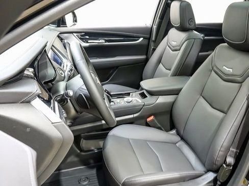 New 2025 Cadillac XT5 Premium Luxury w/ Technology Package image 9