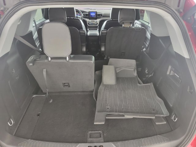 Certified 2023 Ford Explorer XLT w/ Equipment Group 202A AWD/4WD image 16