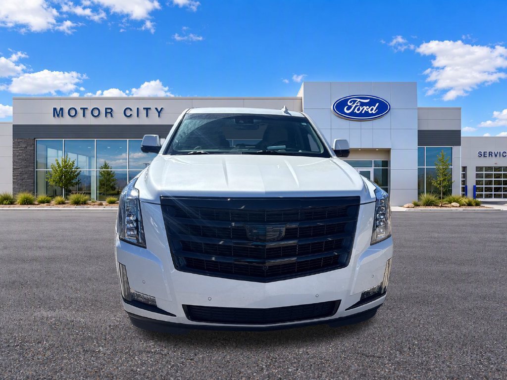 Used 2019 Cadillac Escalade Luxury RWD image 2