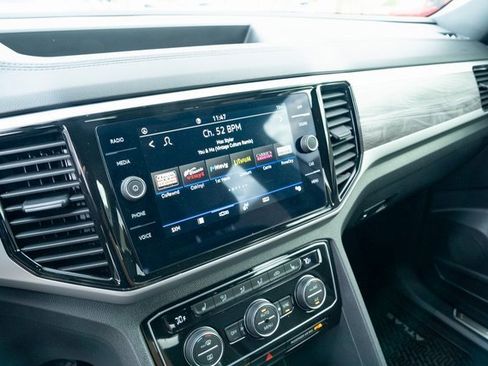 Used 2023 Volkswagen Atlas Cross Sport SE image 19