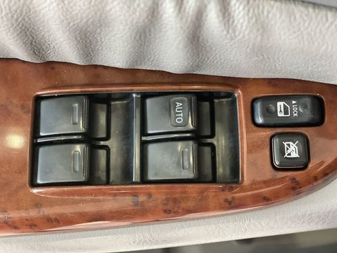 Used 2005 Toyota Sienna XLE Limited FWD image 16