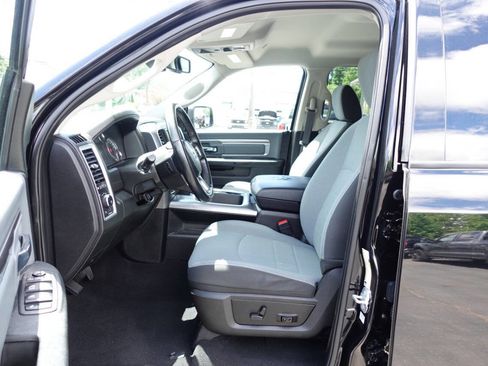 Used 2022 RAM 1500 Classic SLT w/ Electronics Convenience Group AWD/4WD image 18