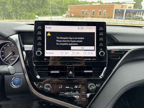 Used 2023 Toyota Camry XLE FWD image 24