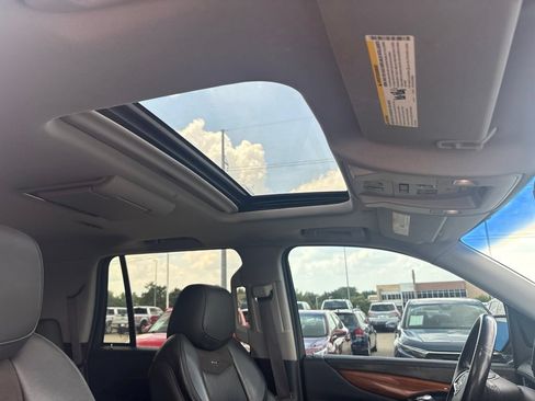 Used 2015 Cadillac Escalade Luxury AWD/4WD image 31