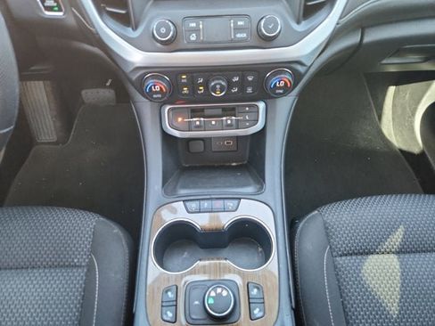 Used 2021 GMC Acadia SLE w/ Driver Convenience Package image 11