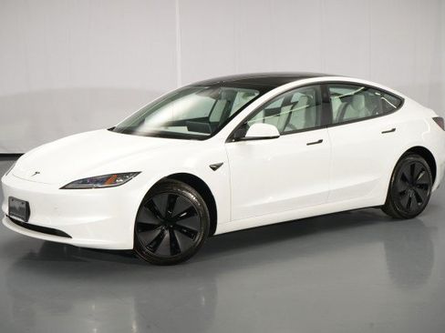 Used 2026 Tesla Model 3 RWD image 1
