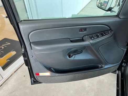 Used 2004 Chevrolet Silverado 1500 LS image 15