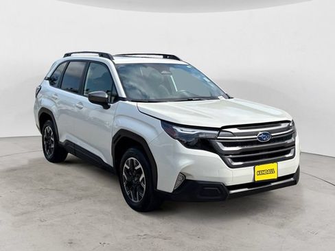 Certified 2025 Subaru Forester Premium AWD/4WD image 3