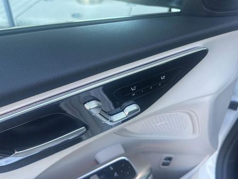 Used 2023 Mercedes-Benz C 300 Sedan image 4
