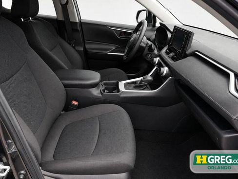 Used 2021 Toyota RAV4 LE FWD image 15