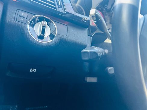 Used 2010 Mercedes-Benz E 350 Sedan image 31