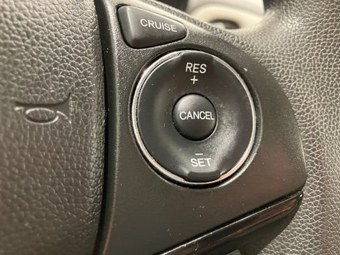 Used 2018 Honda HR-V LX image 26