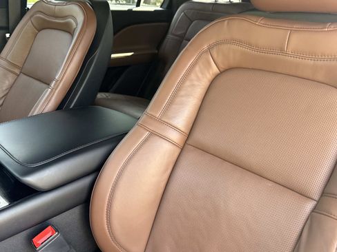 Used 2023 Lincoln Aviator Reserve w/ Jet Package image 21