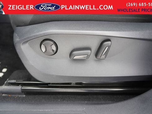 Used 2024 Volkswagen Tiguan SE image 19