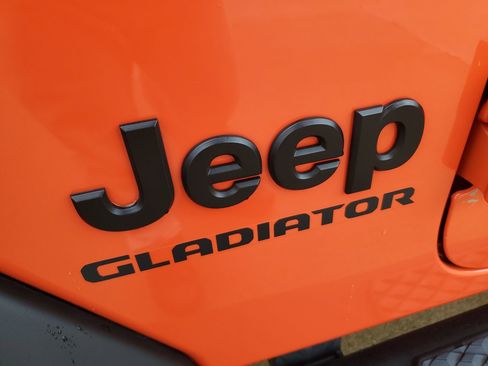 Used 2020 Jeep Gladiator Sport w/ Quick Order Package 24S AWD/4WD image 38