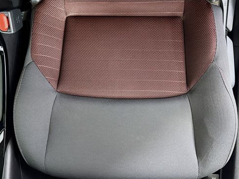 Certified 2025 Toyota Corolla SE FWD image 18