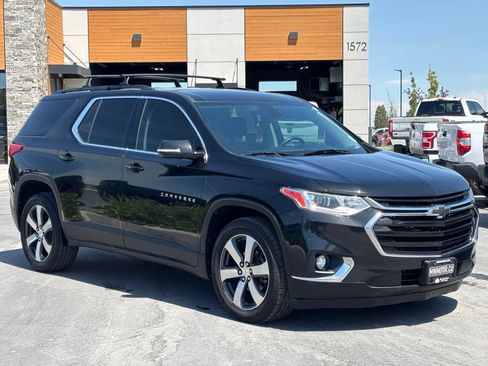 Used 2019 Chevrolet Traverse LT w/ LT Premium Package AWD/4WD image 1