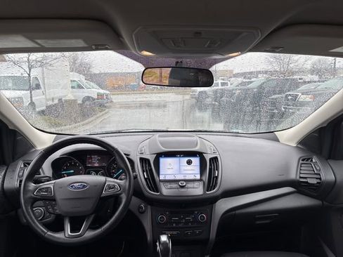 Used 2019 Ford Escape SEL image 2