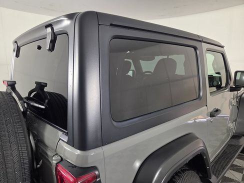 Used 2022 Jeep Wrangler Sport AWD/4WD image 29