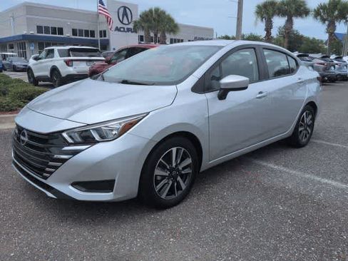 Used 2024 Nissan Versa SV FWD image 4