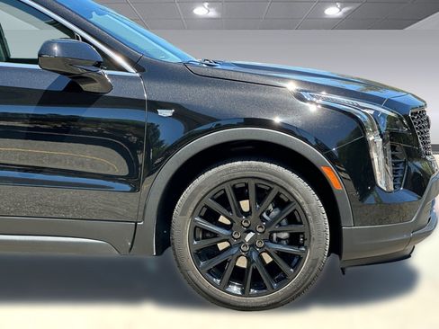 Used 2023 Cadillac XT4 Luxury w/ Cold Weather Package AWD/4WD image 35