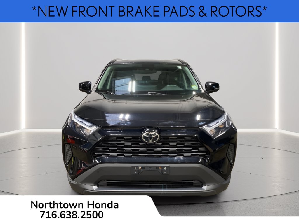 Used 2023 Toyota RAV4 XLE AWD/4WD image 3